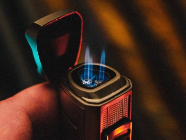 Igniting the Perfect Puff: Choosing the Best Lighter for Your Pipe | Xifei Accessories