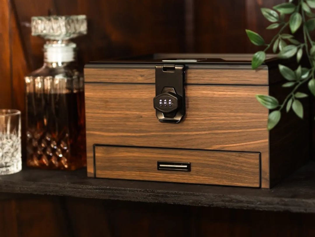 How cigar humidor works?